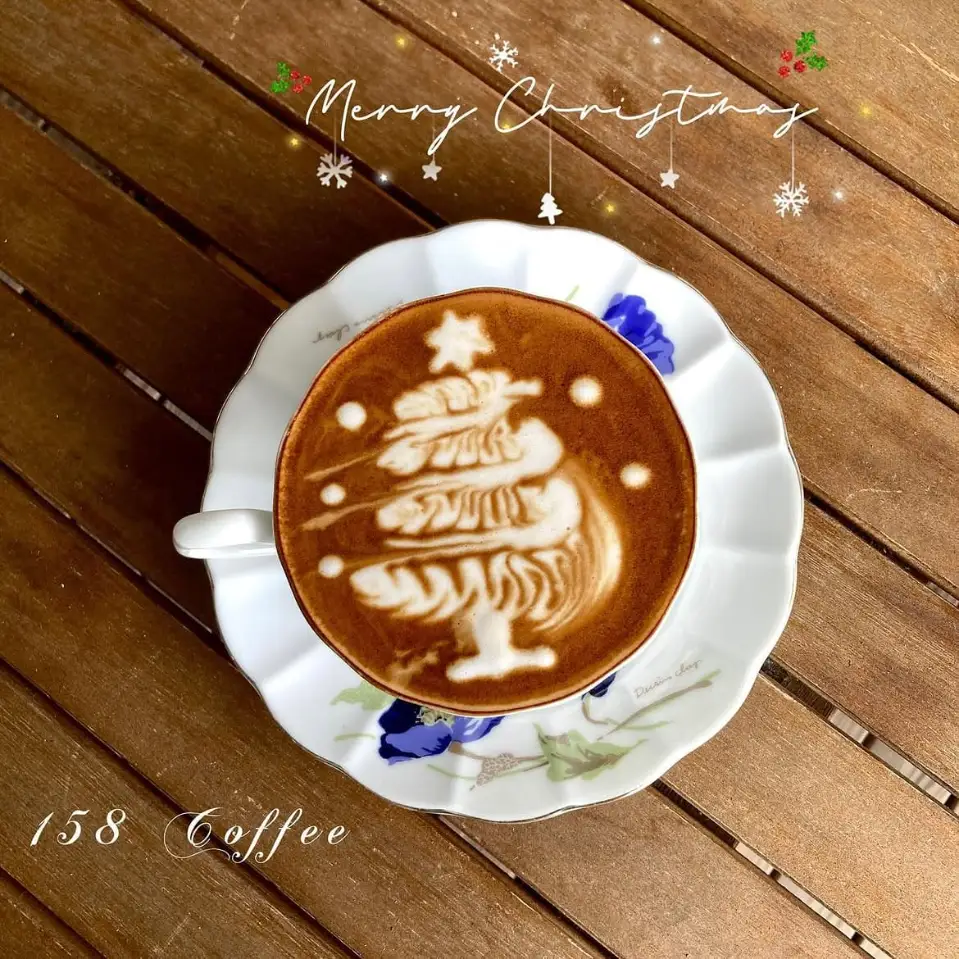 Barista pouring latte art